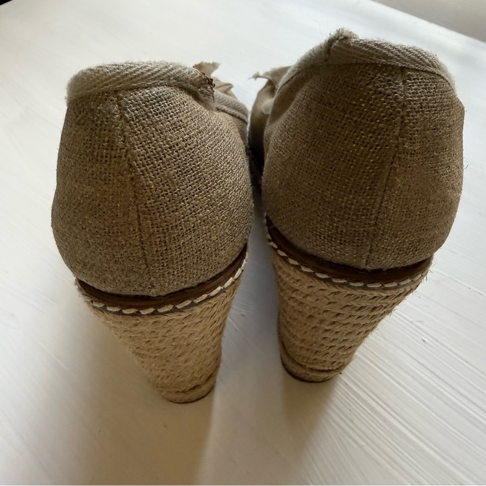 TORY BURCH JACKIE BOW BEIGE CANVAS SZ 7.5 B PRE-OWNED WEDGE HEEL ESPADRILLE - Picture 5 of 9